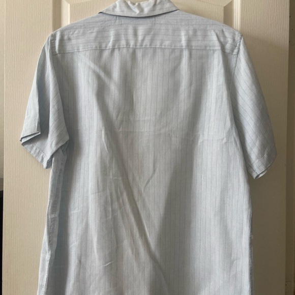 Short sleeve men’s button up shirt - Picture 3 of 3